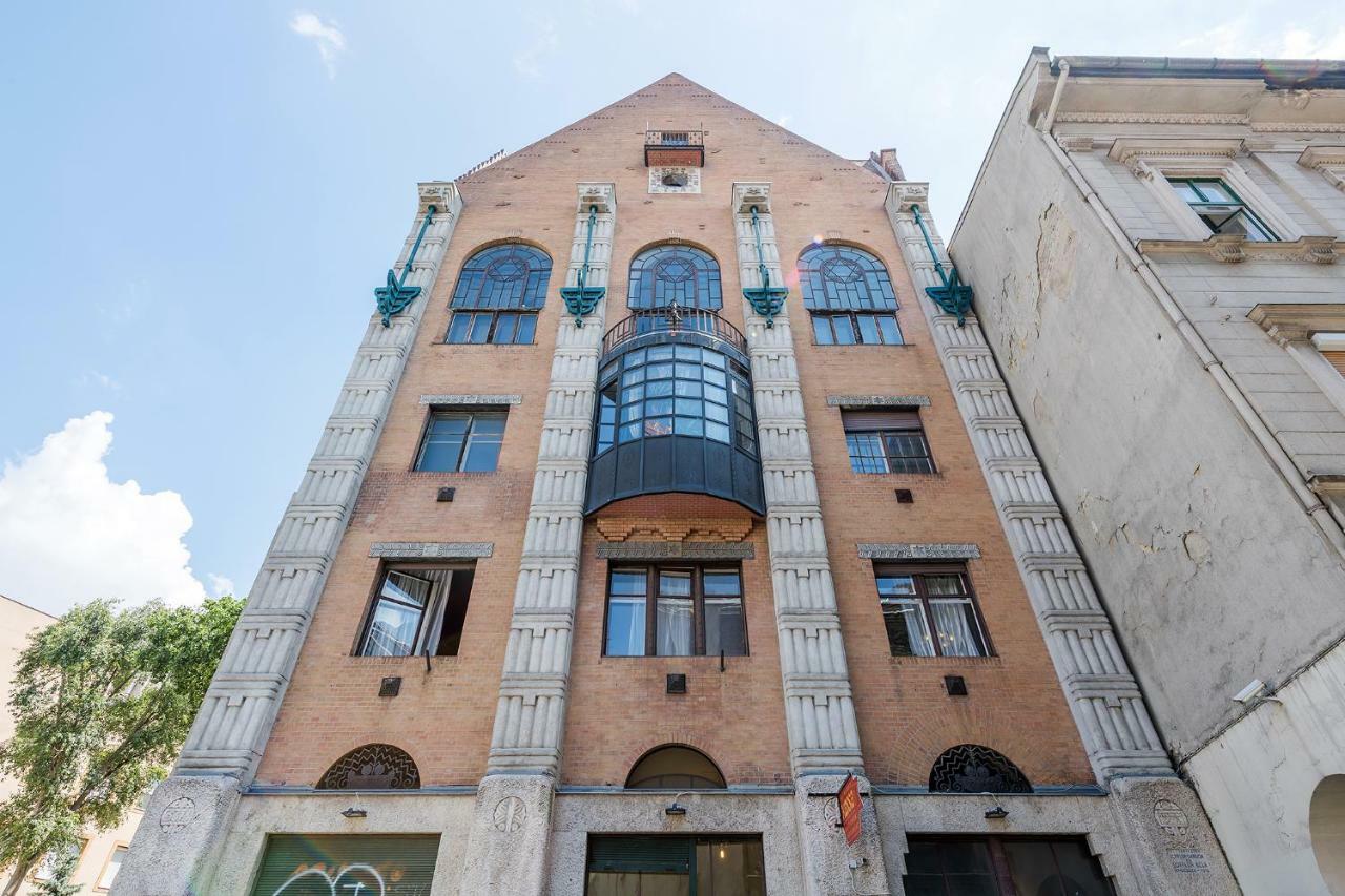 Industrial Style Appartment With Ac Steps To Gozsdu Budapest Eksteriør bilde